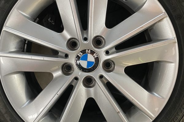 17 inch BMW velgen met winterbanden